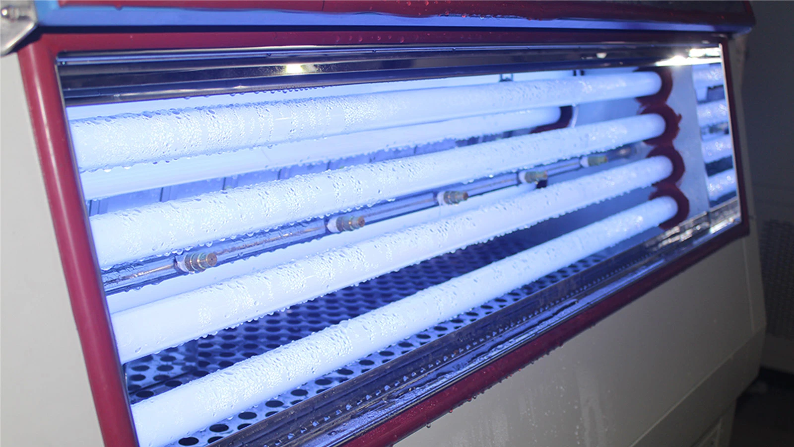 LIB UV Lamp Test Chamber: UV Lamps LIB UV Lamp Test Chamber: UV Lamps